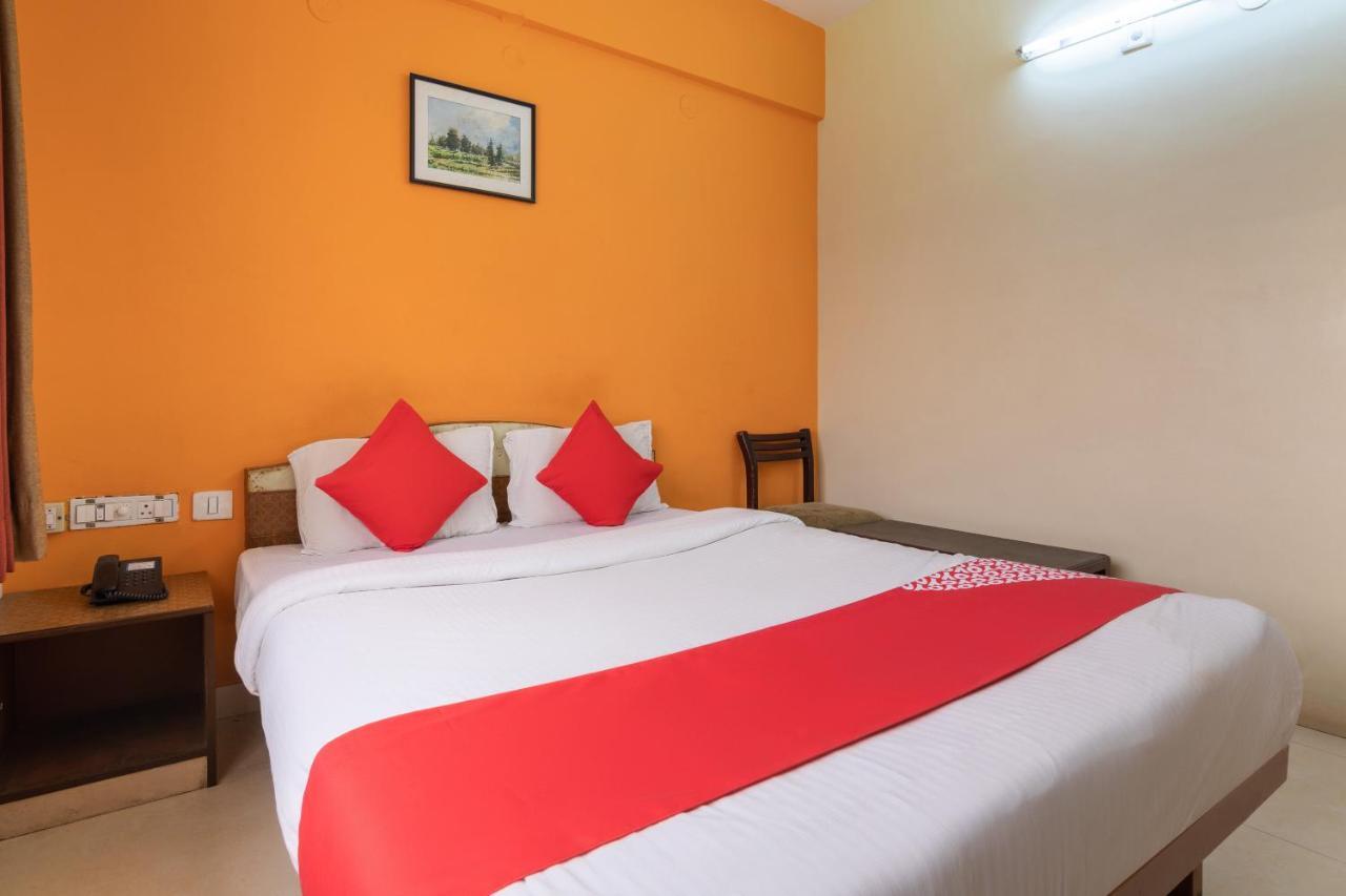 Oyo 10478 Raj Residency Hotel บังกาลอร์ ภายนอก รูปภาพ