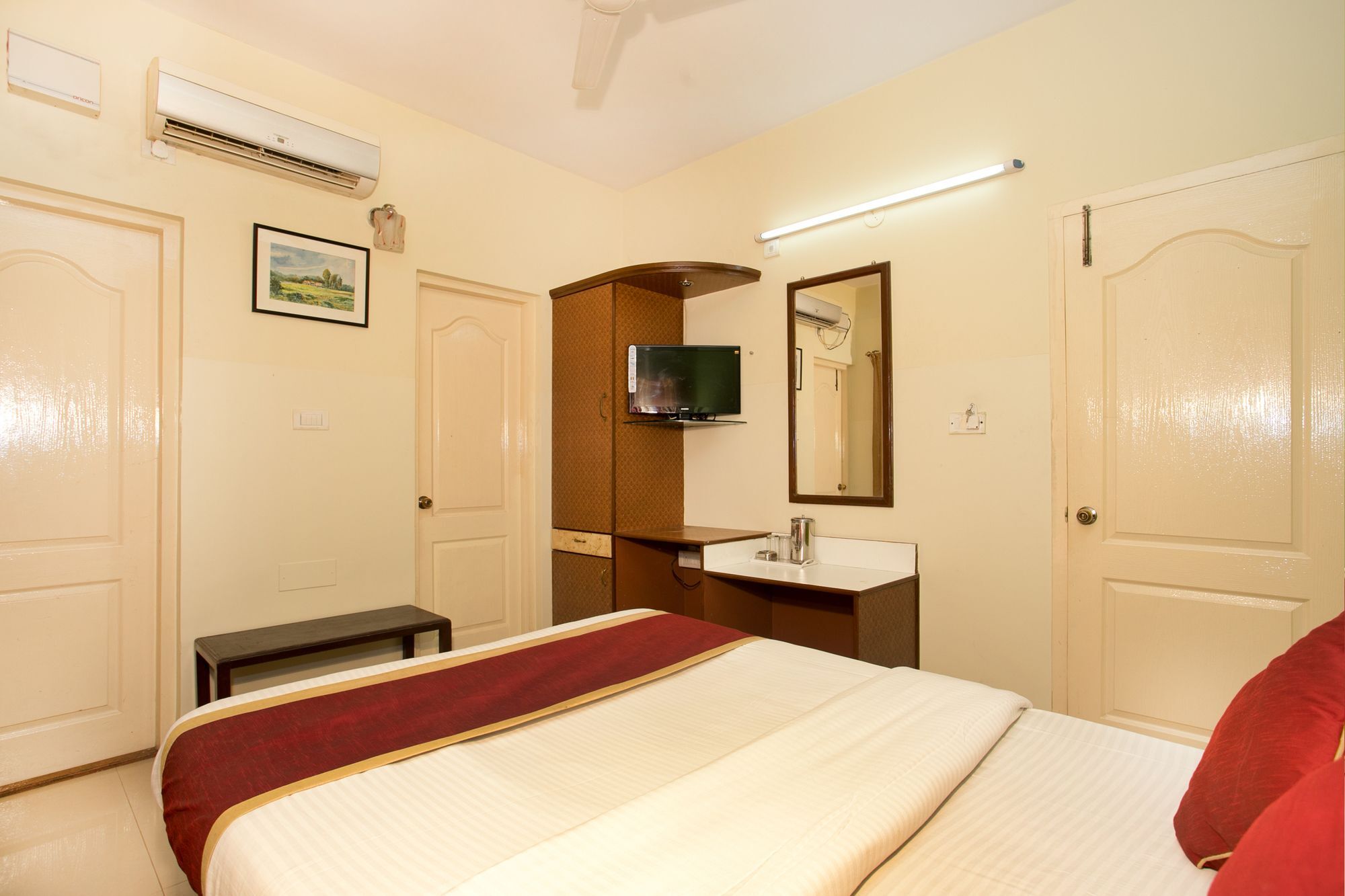 Oyo 10478 Raj Residency Hotel บังกาลอร์ ภายนอก รูปภาพ