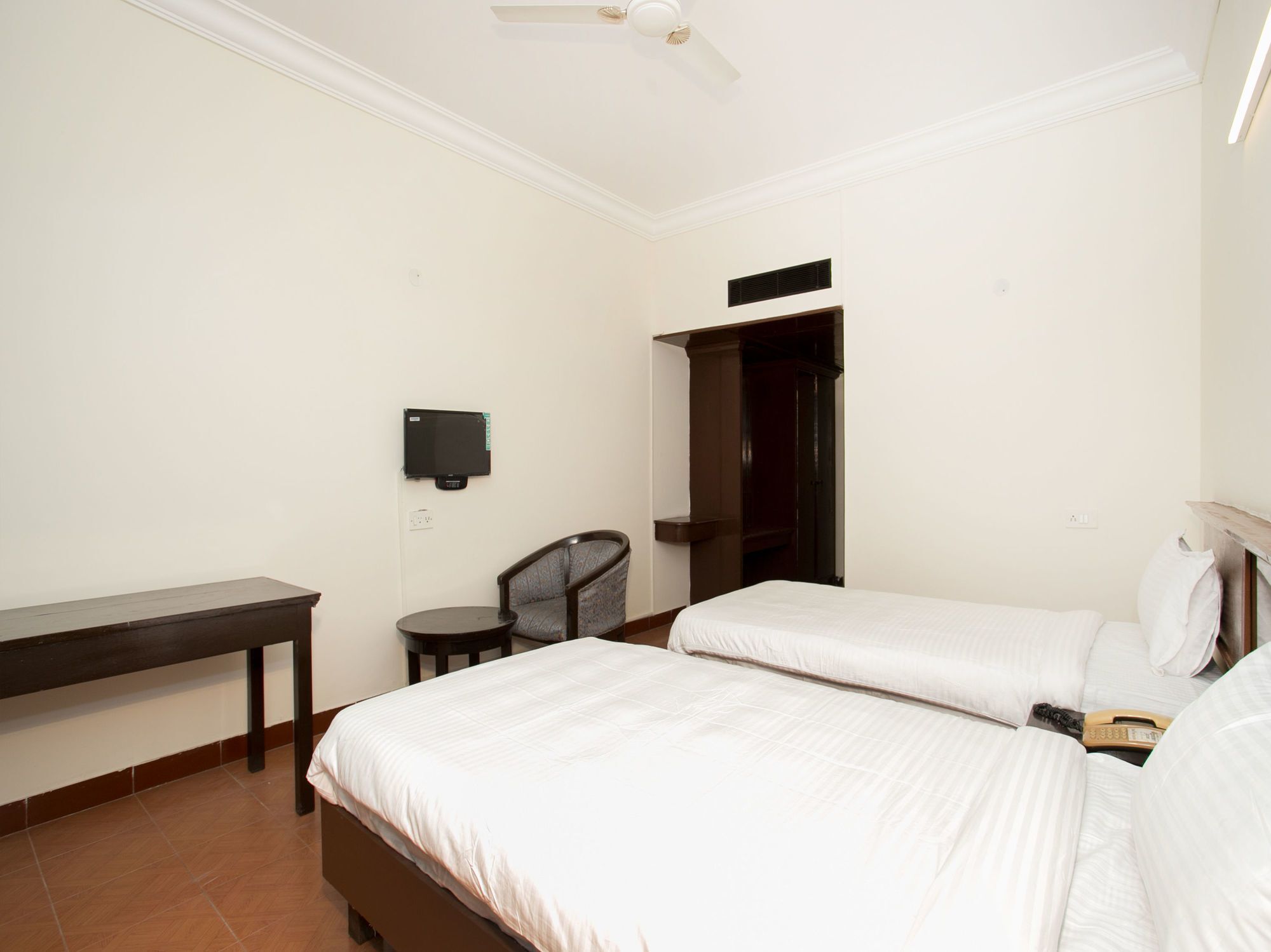 Oyo 10478 Raj Residency Hotel บังกาลอร์ ภายนอก รูปภาพ