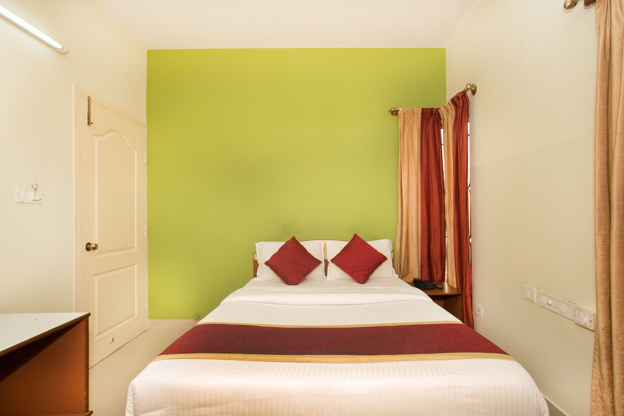 Oyo 10478 Raj Residency Hotel บังกาลอร์ ภายนอก รูปภาพ