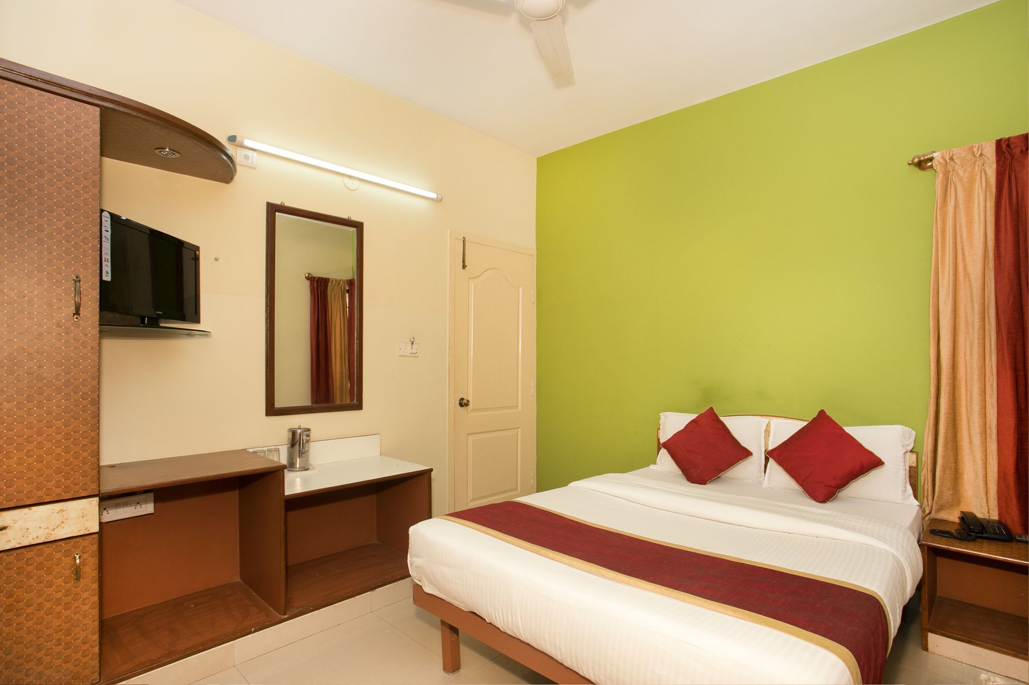 Oyo 10478 Raj Residency Hotel บังกาลอร์ ภายนอก รูปภาพ