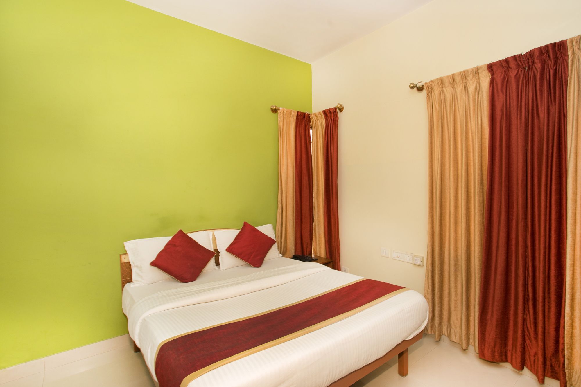 Oyo 10478 Raj Residency Hotel บังกาลอร์ ภายนอก รูปภาพ